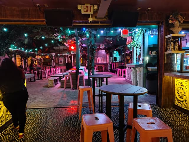 El Patio Wynwood vibrant nightlife atmosphere in Miami