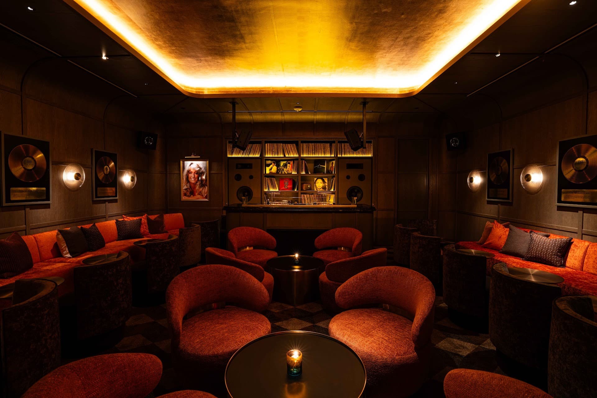 Stylish interior of 400 Vinyl Room in Miami