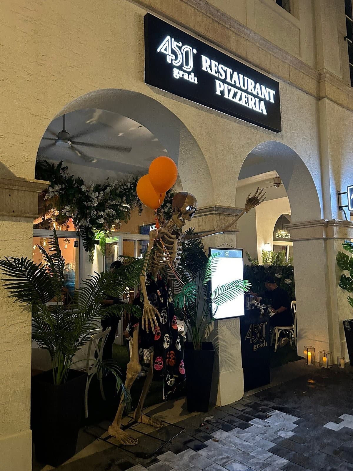 450Gradi Miami restaurant entrance in Coral Gables
