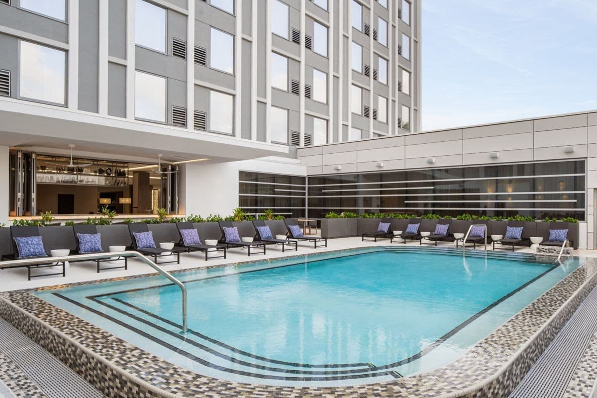 AC Hotel Miami Dadeland pool area