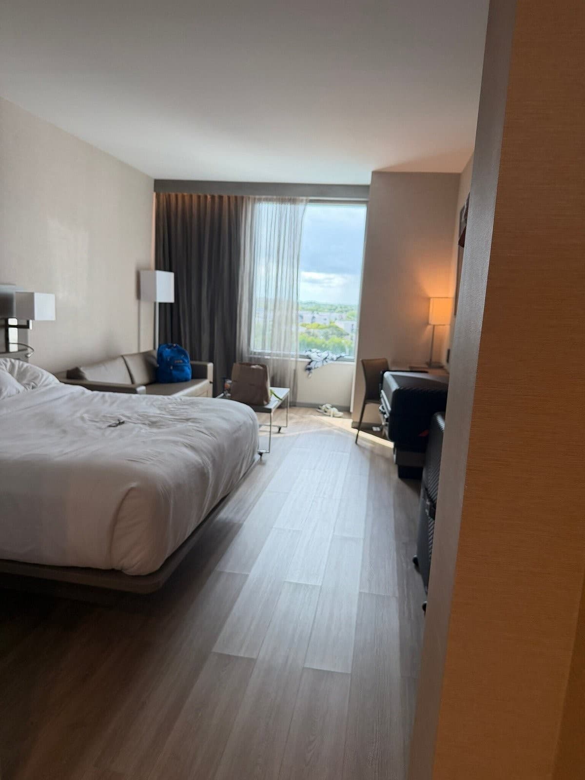 AC Hotel Miami Dadeland guest room interior