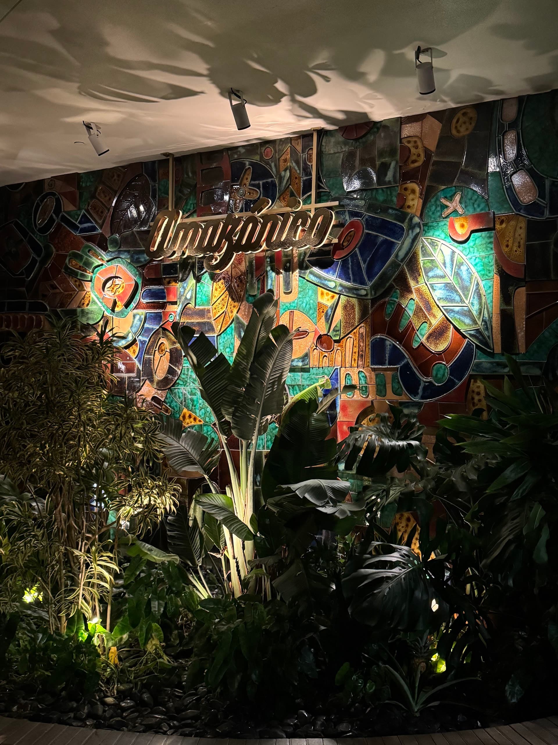 Interior ambiance at Amazónico Miami featuring vibrant decor