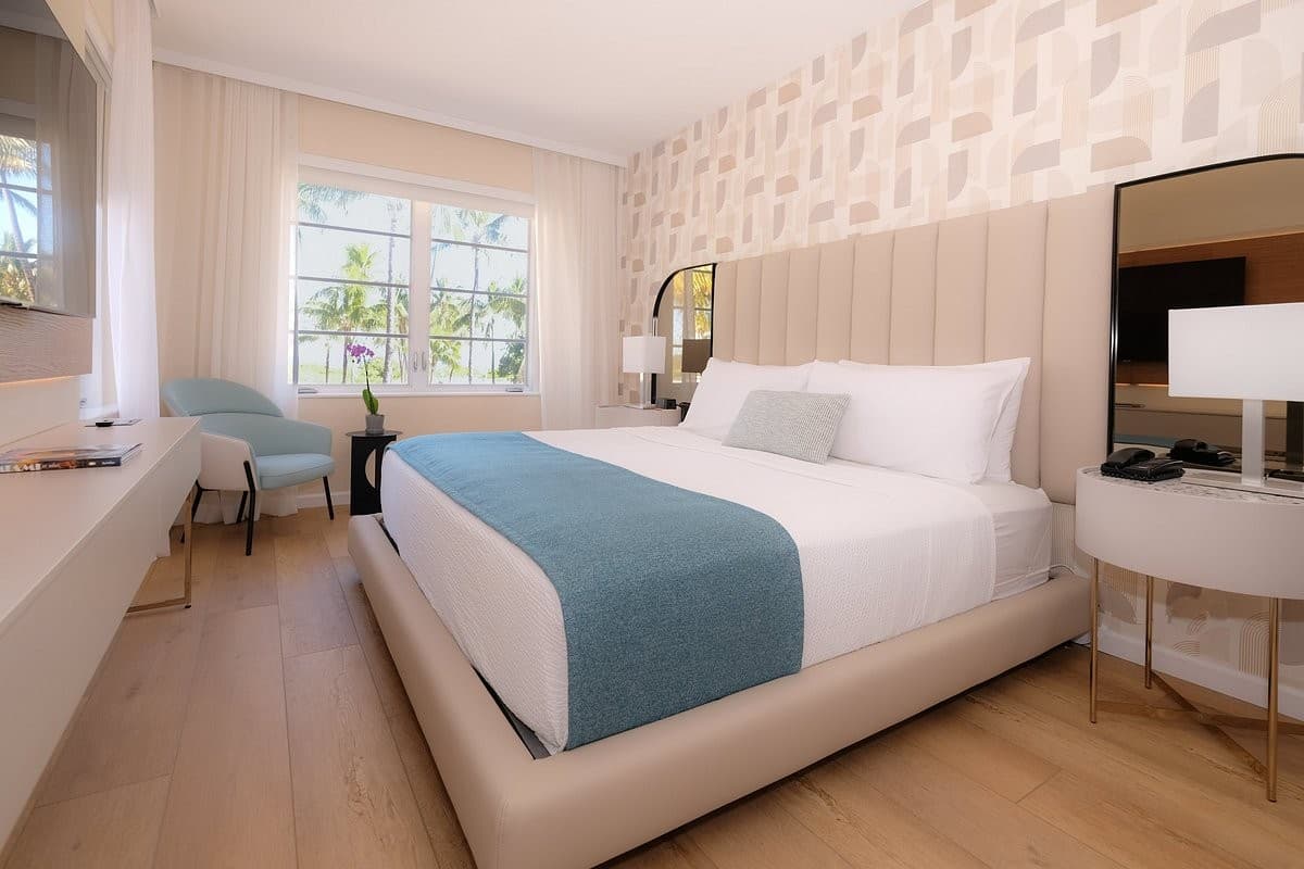 Avalon Hotel Miami Beach guest room interior