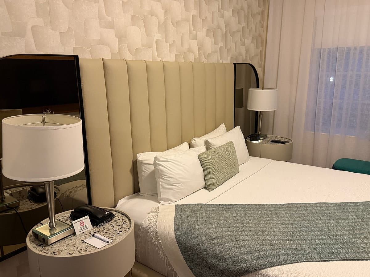 Avalon Hotel Miami Beach guest room interior