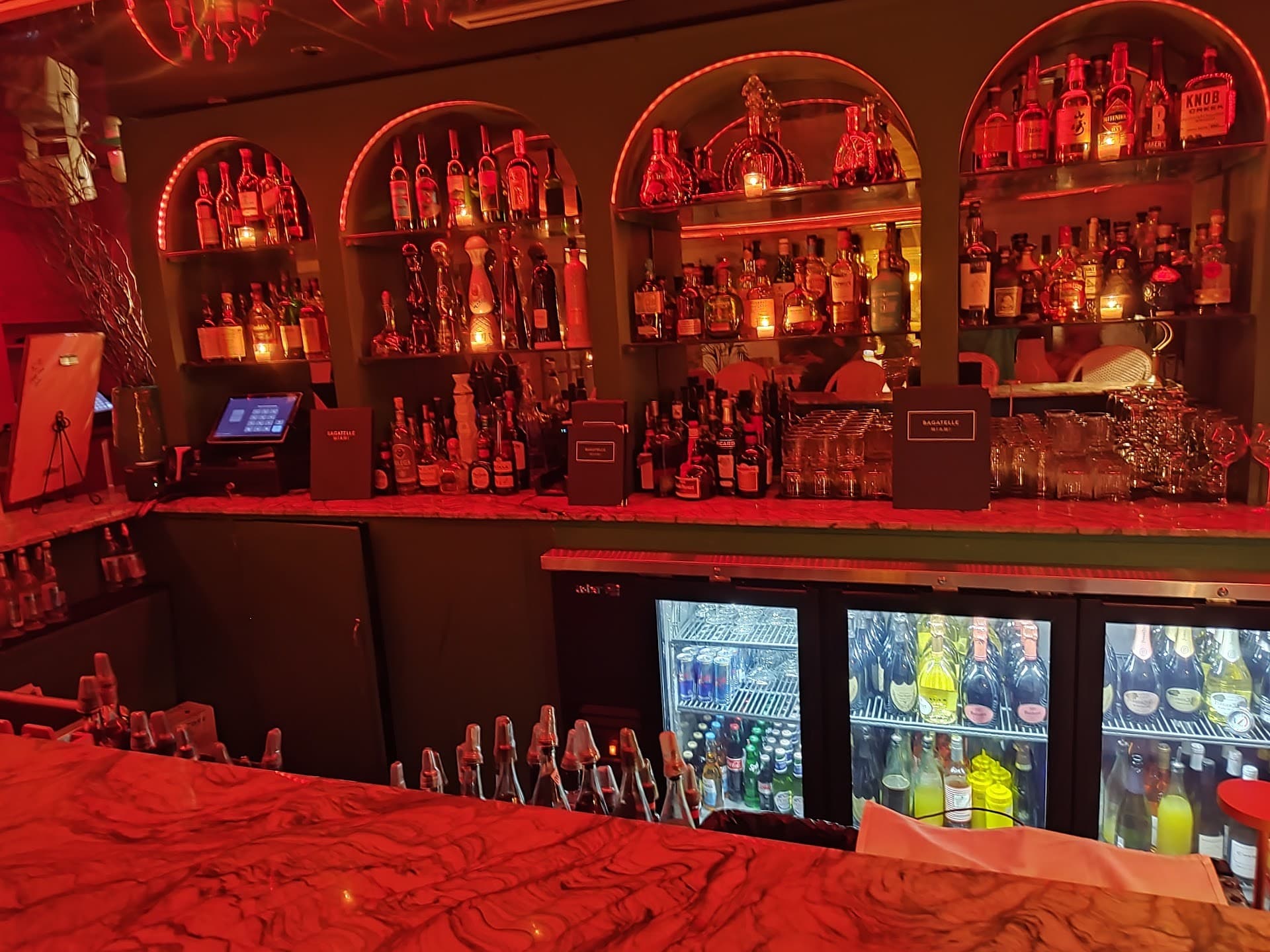 Bar area at Bagatelle Miami Beach with cocktails