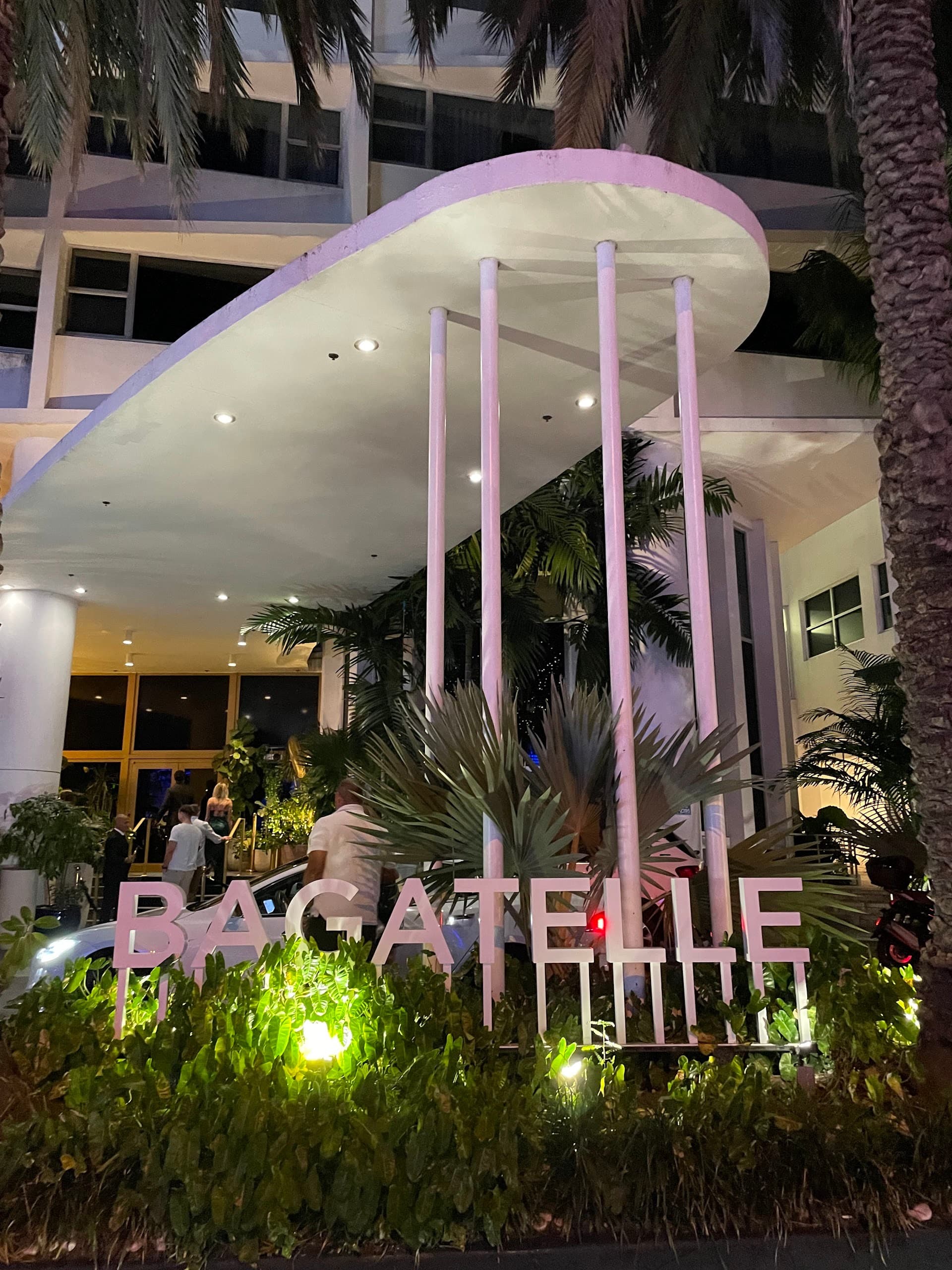 Bagatelle Miami Beach exterior at night