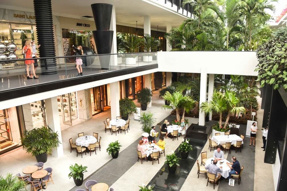 Bal Harbour Shops outdoor dining atmosphere in Miami