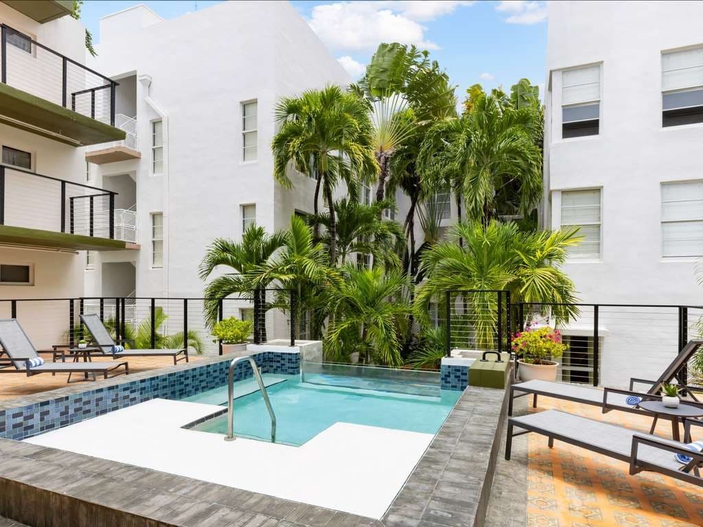 Balfour Miami Beach hotel pool area in Miami Beach