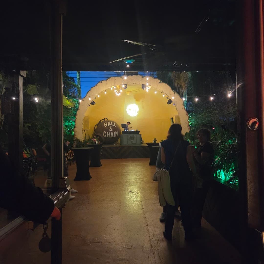 Ball & Chain ambiance in Miami