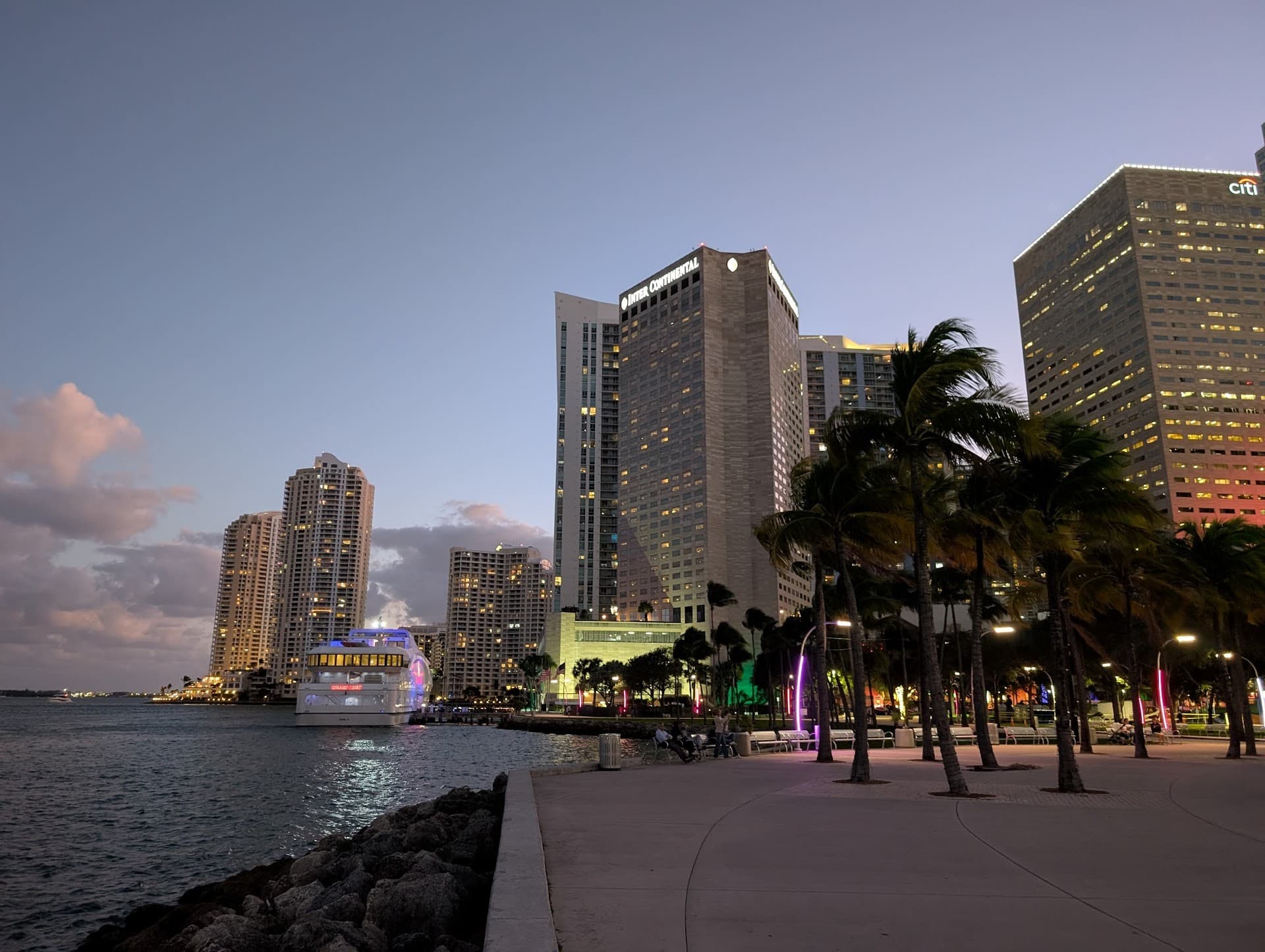 Bayfront Park view with skyline in Miami