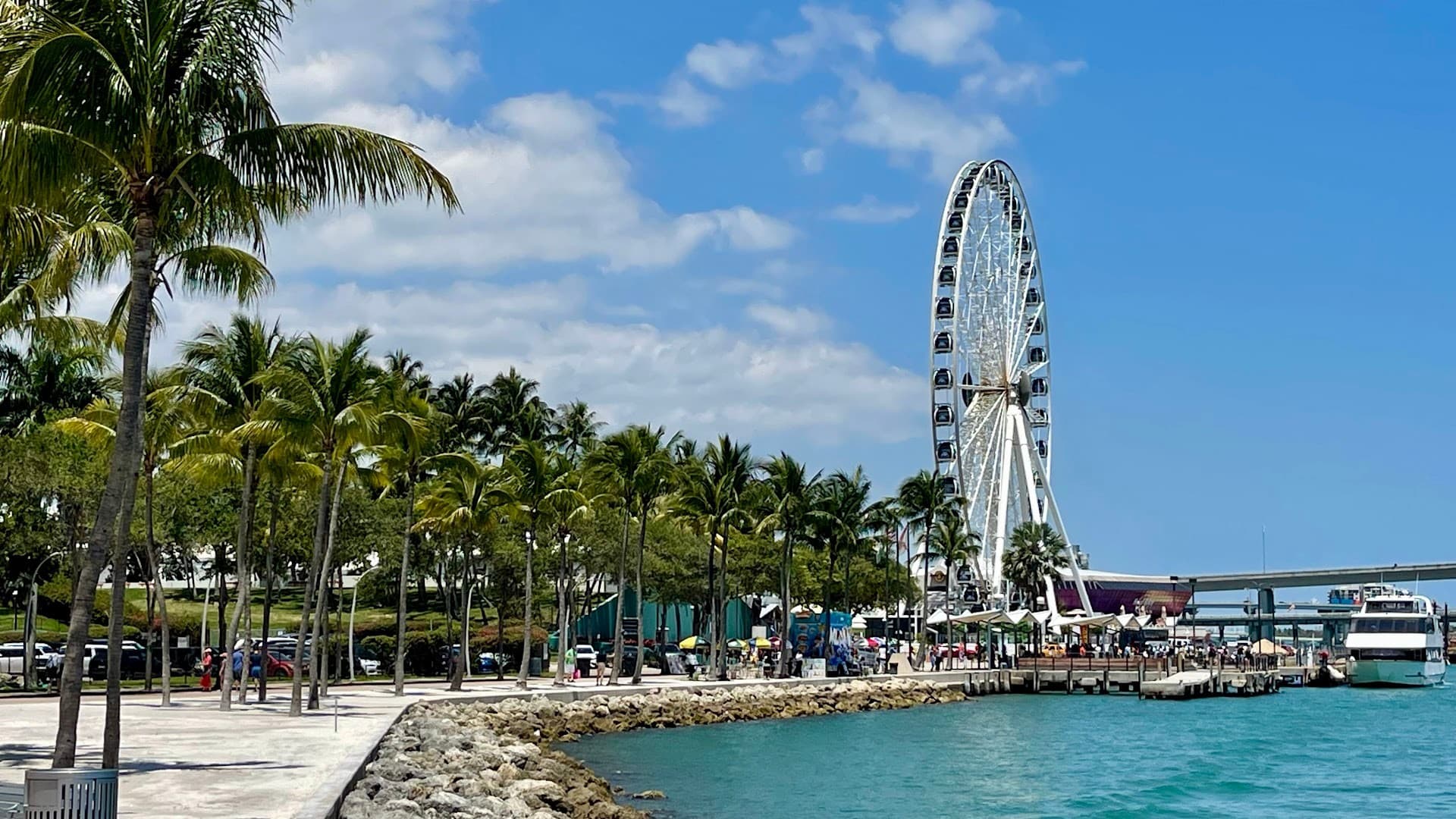 Bayfront Park view with Ferris wheel in Miami