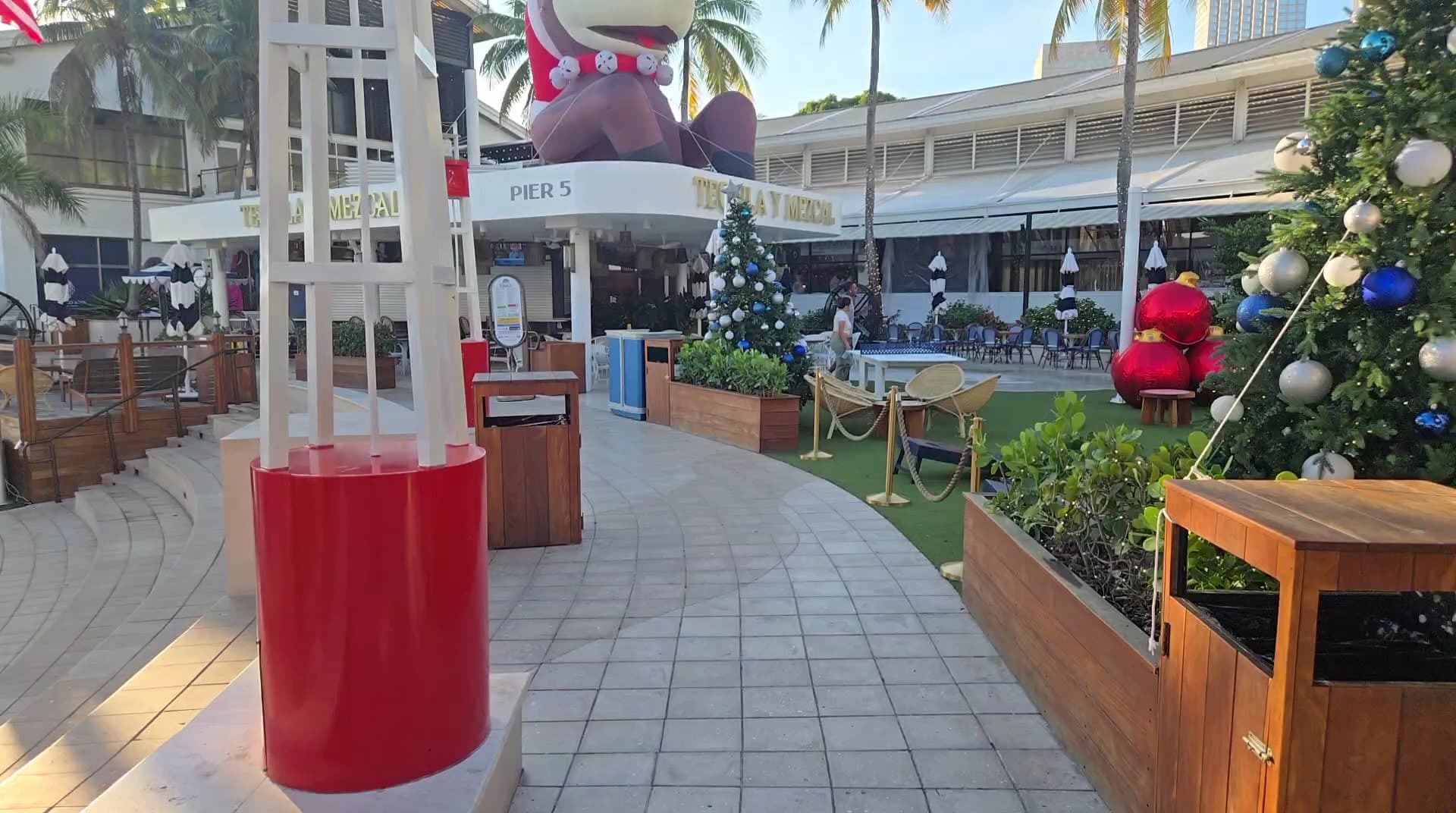 Bayside Marketplace outdoor area in Miami