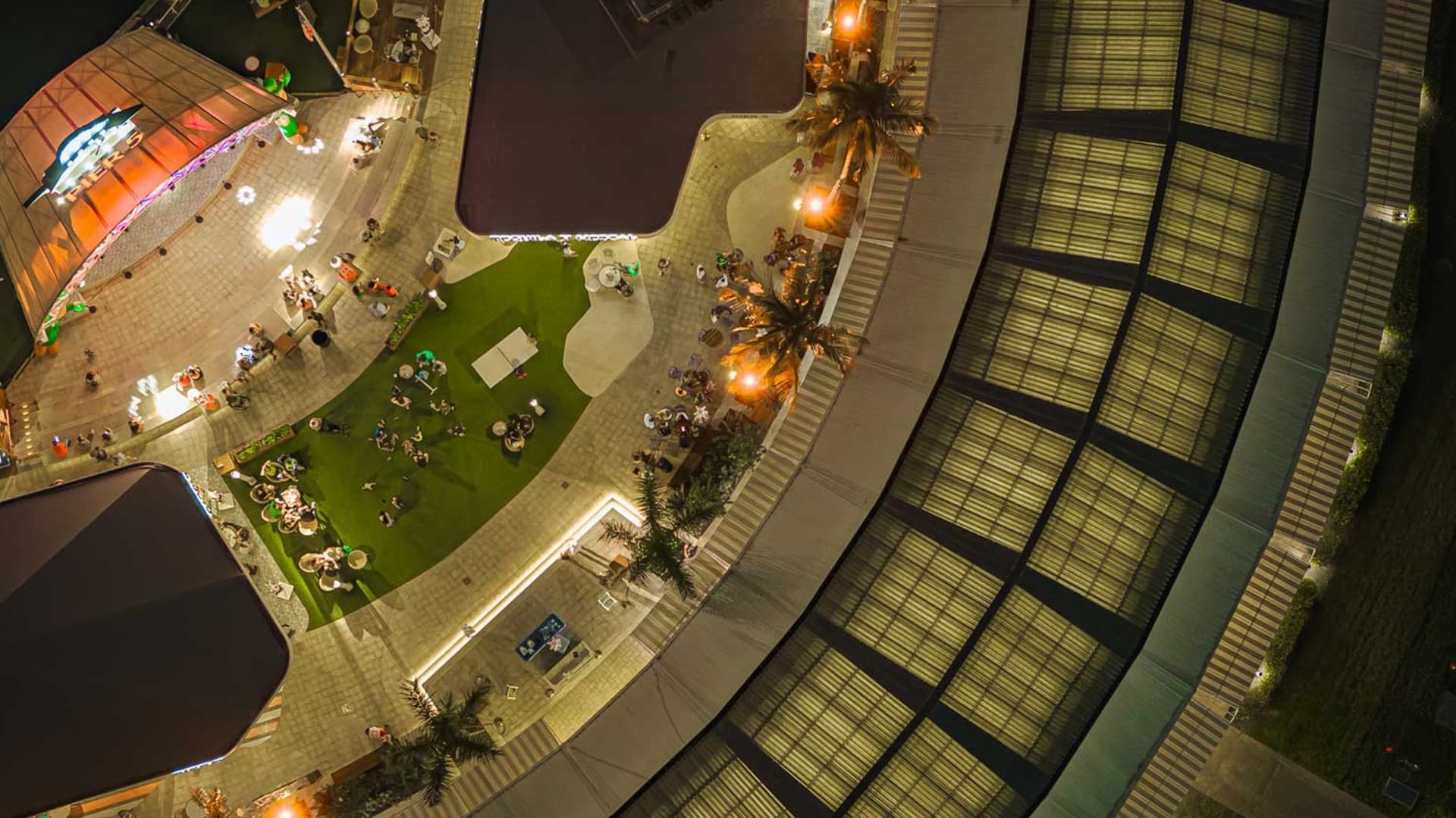 Aerial view of Bayside Marketplace in Miami