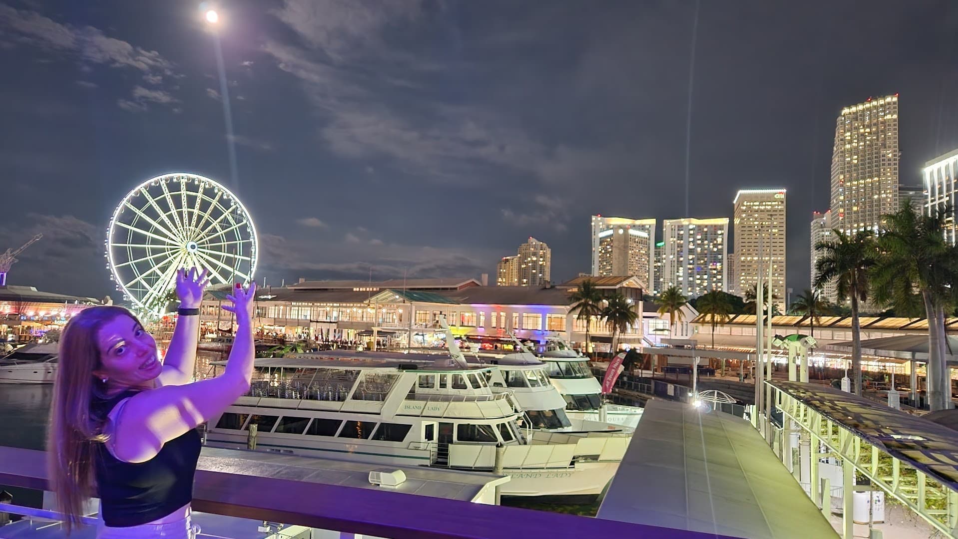 Bayside Marketplace view at night in Miami