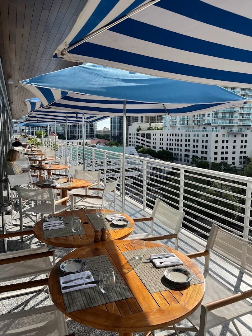 Outdoor dining at Bellini in Coconut Grove
