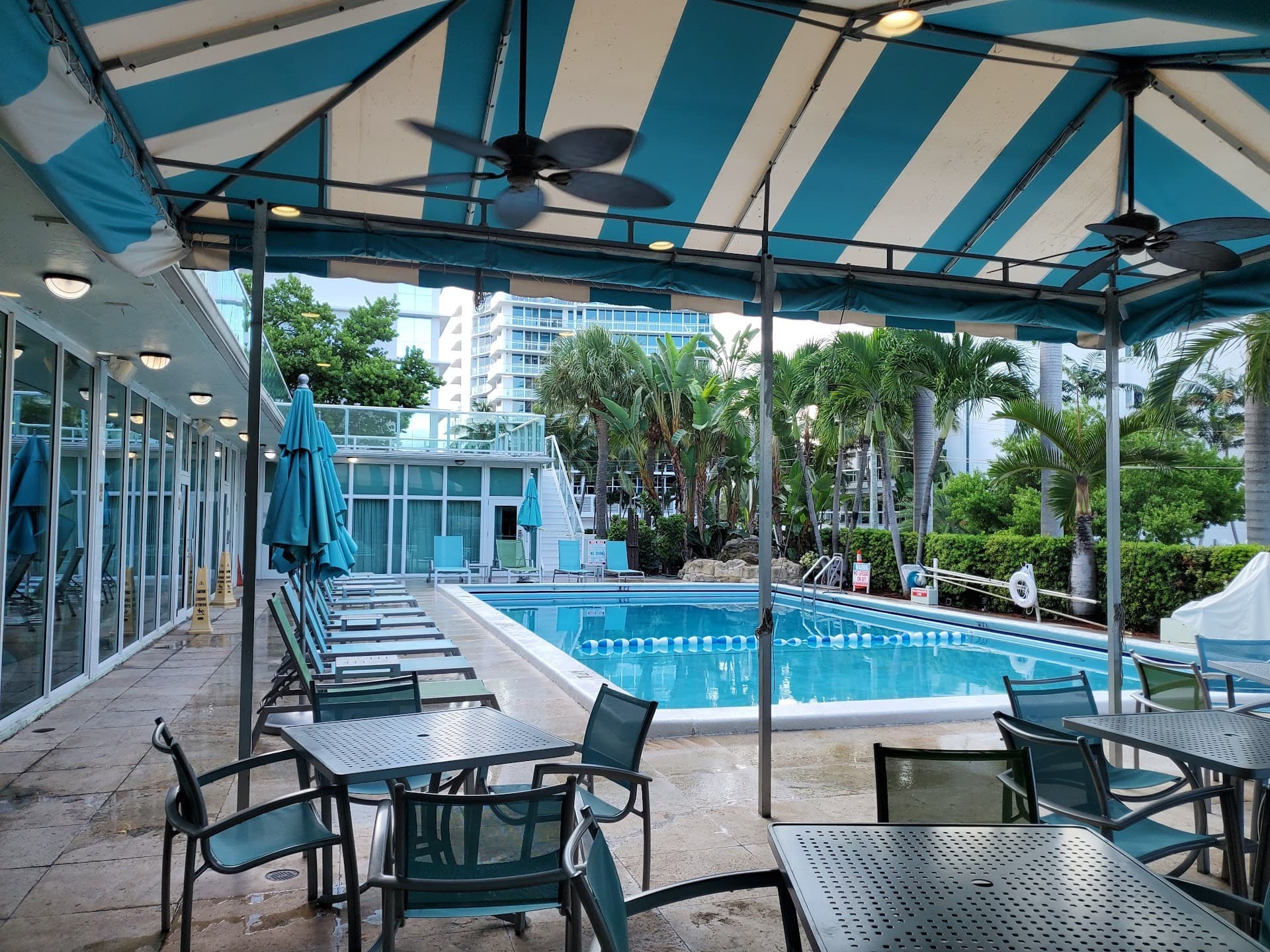 Best Western Plus Oceanside Inn pool area Fort Lauderdale