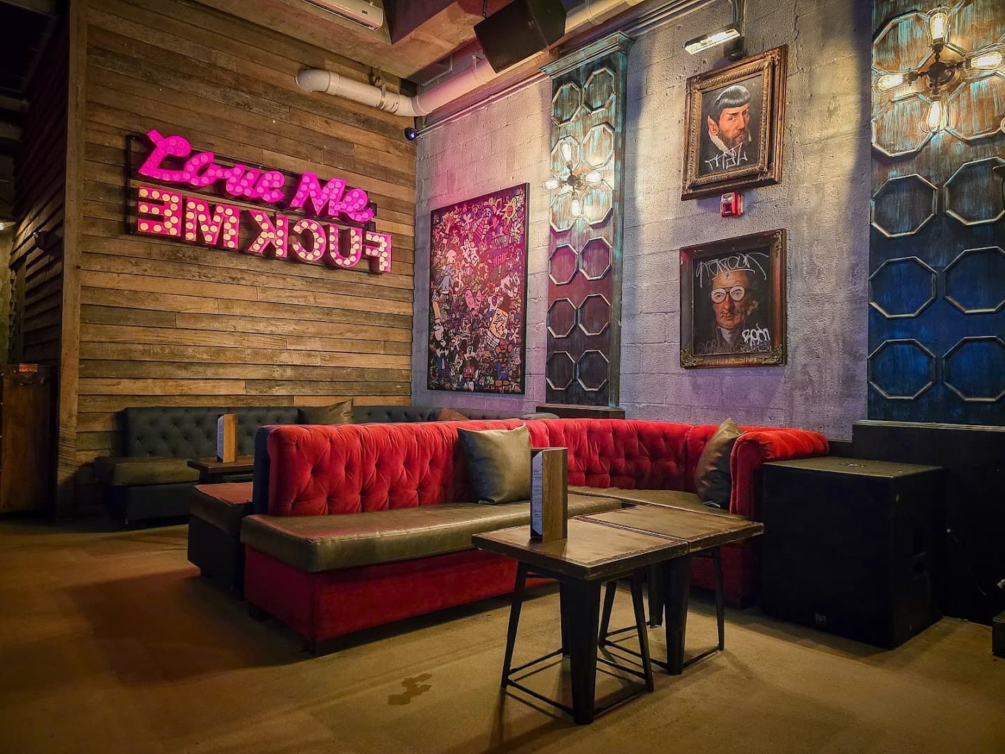 Bodega Taqueria y Tequila interior seating Miami