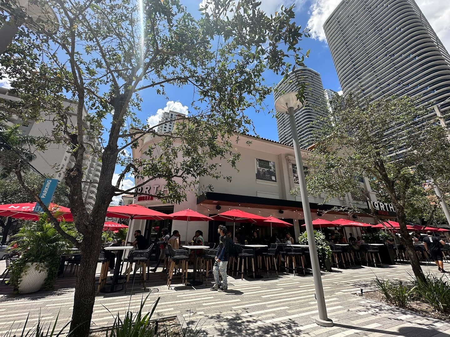 Outdoor dining at Brickell City Centre in Miami