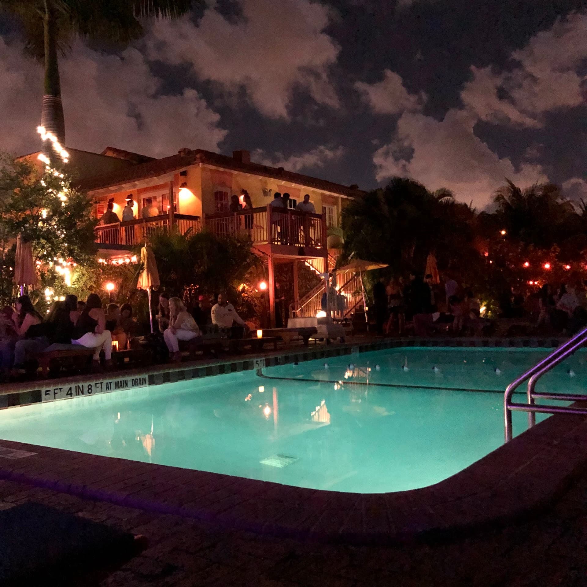 Broken Shaker nightlife ambiance in Miami Beach