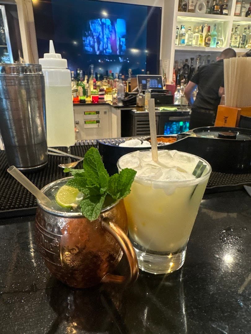 Cocktails at Cantina La Veinte in Miami