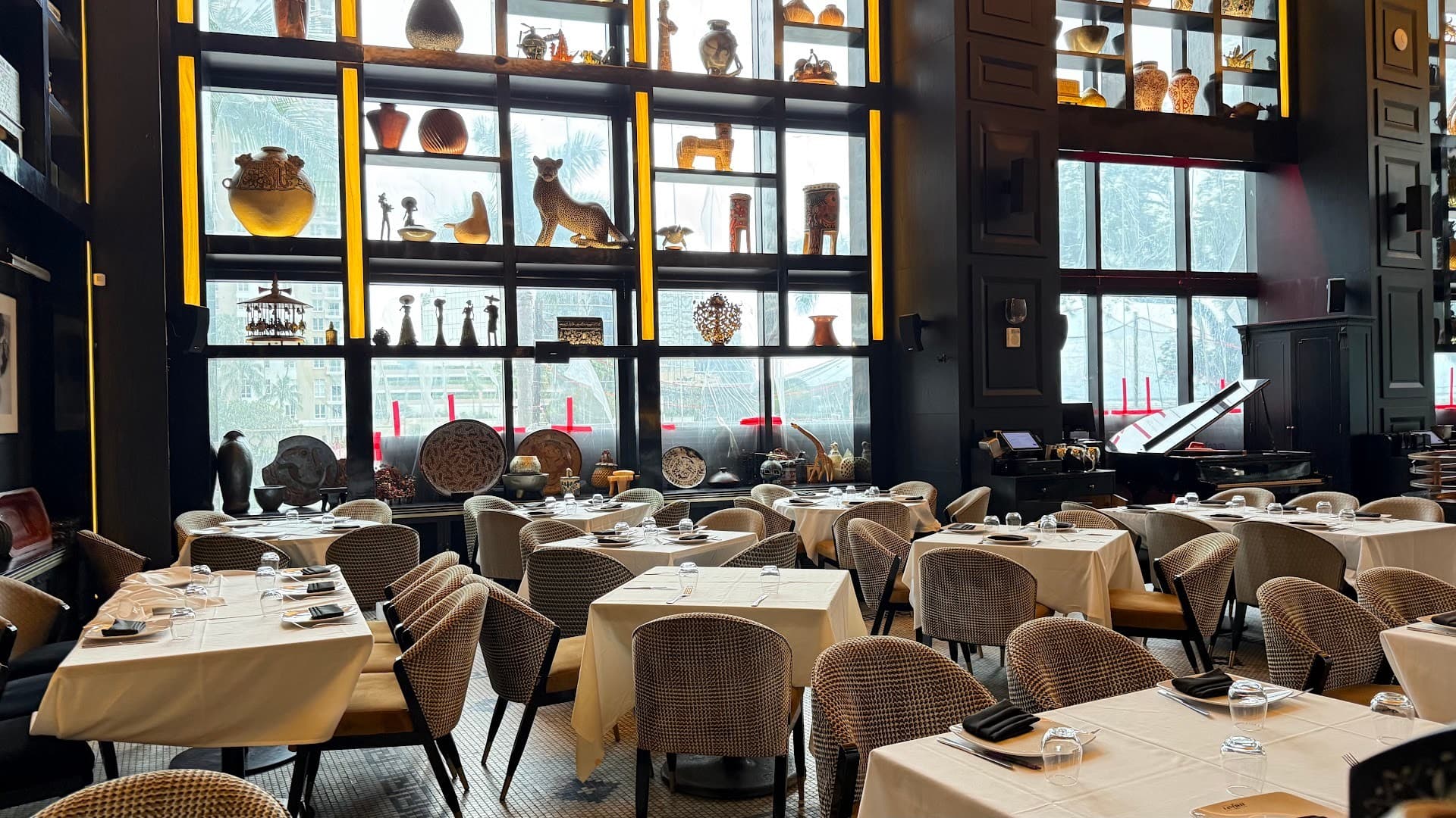 Cantina La Veinte interior dining scene Miami
