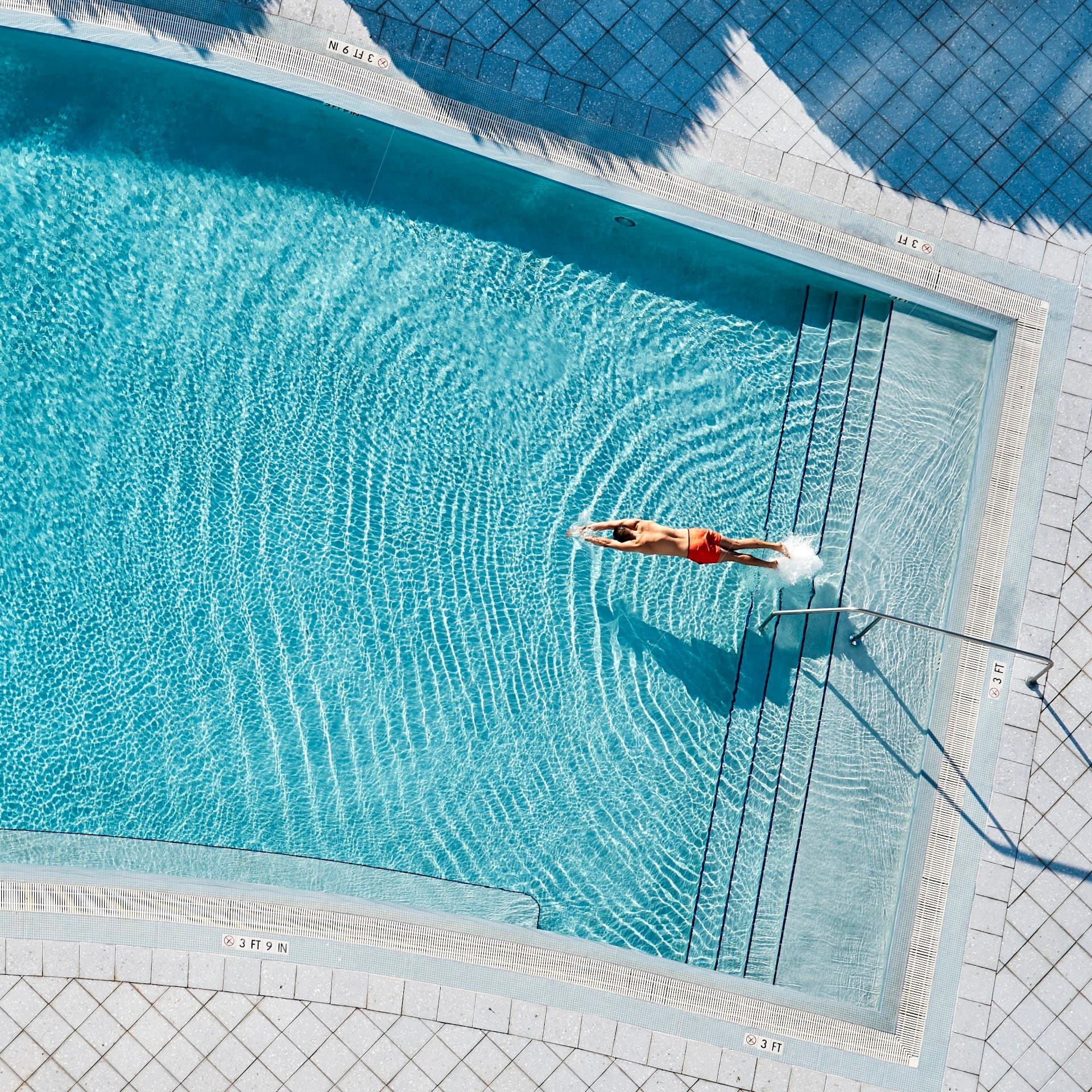 Swimming pool at Carillon Miami Wellness Resort