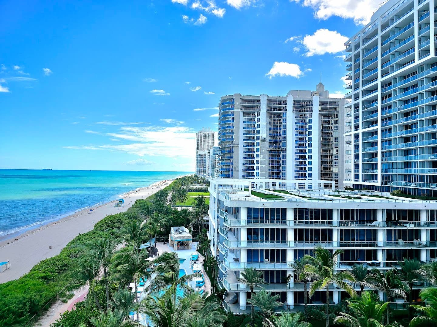 Scenic view of Carillon Miami Wellness Resort and Miami Beach