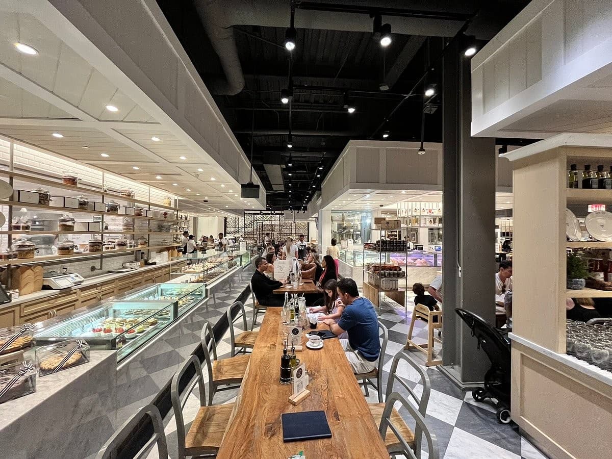 Interior view of Casa Tua Cucina Brickell in Miami