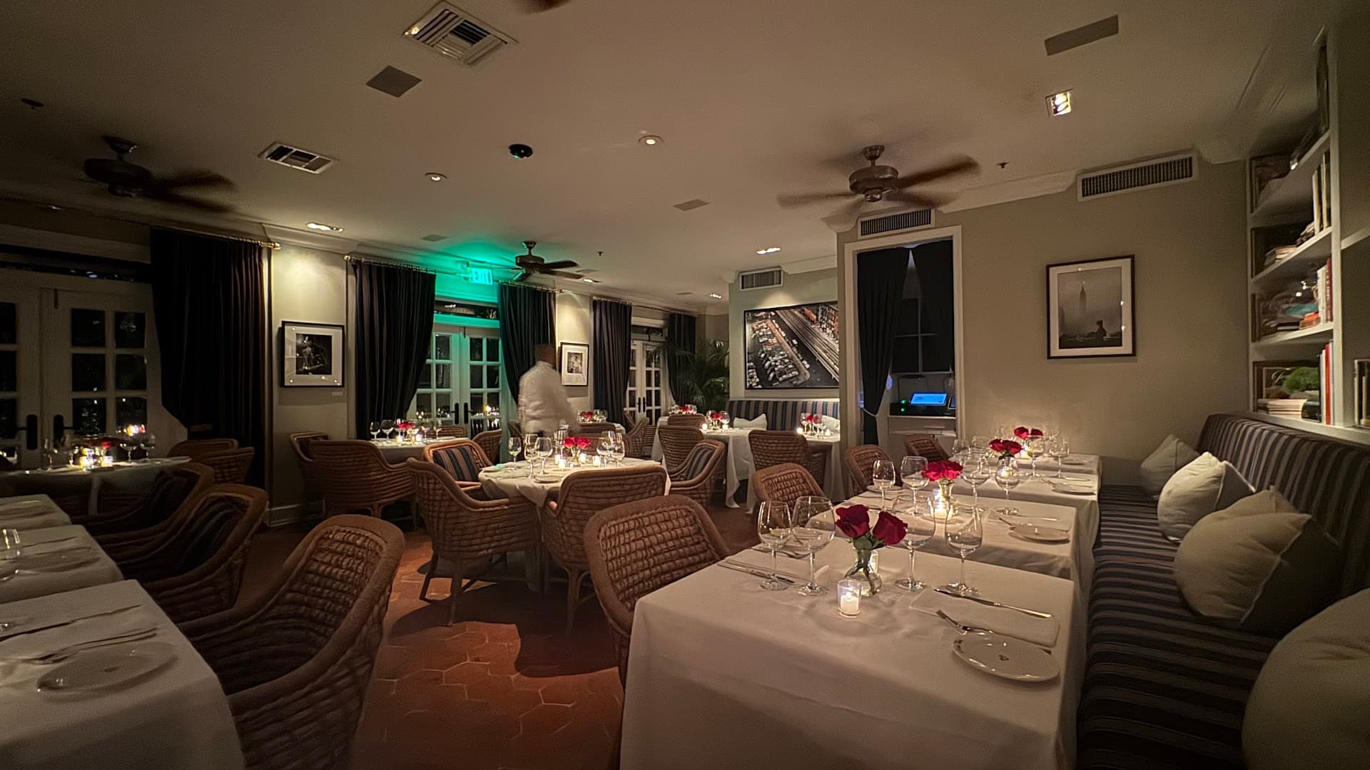 Elegant dining room at Casa Tua Miami Beach