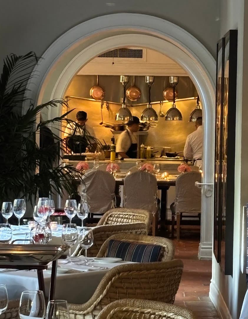 Casa Tua Miami Beach dining room ambiance