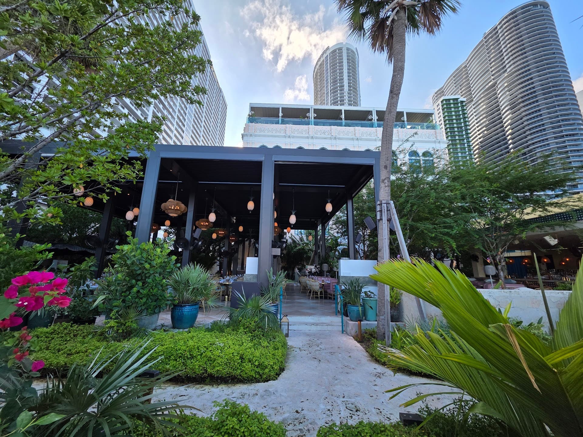 Exterior view of Casadonna restaurant in Miami