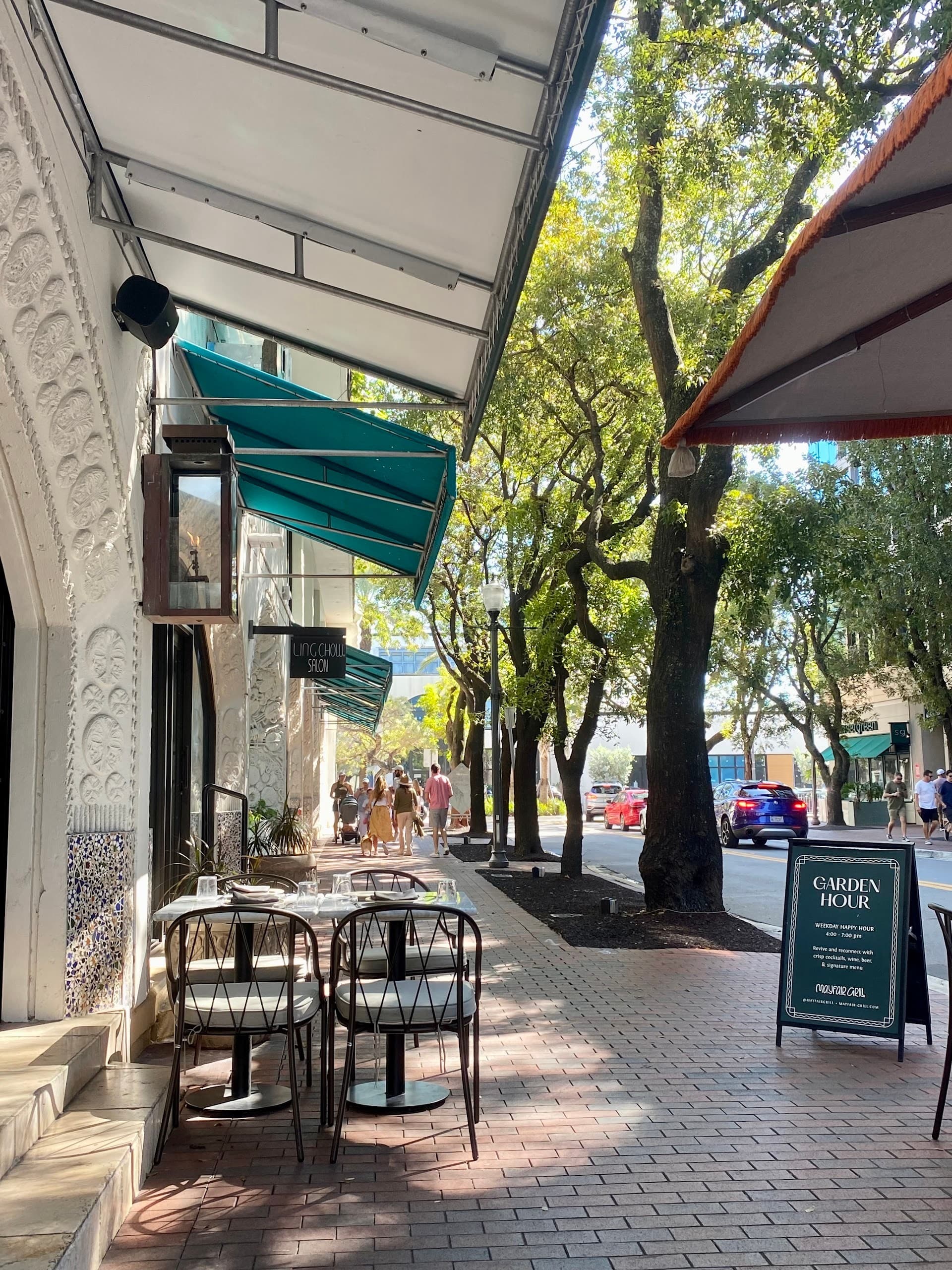 CocoWalk restaurant outdoors in Coconut Grove