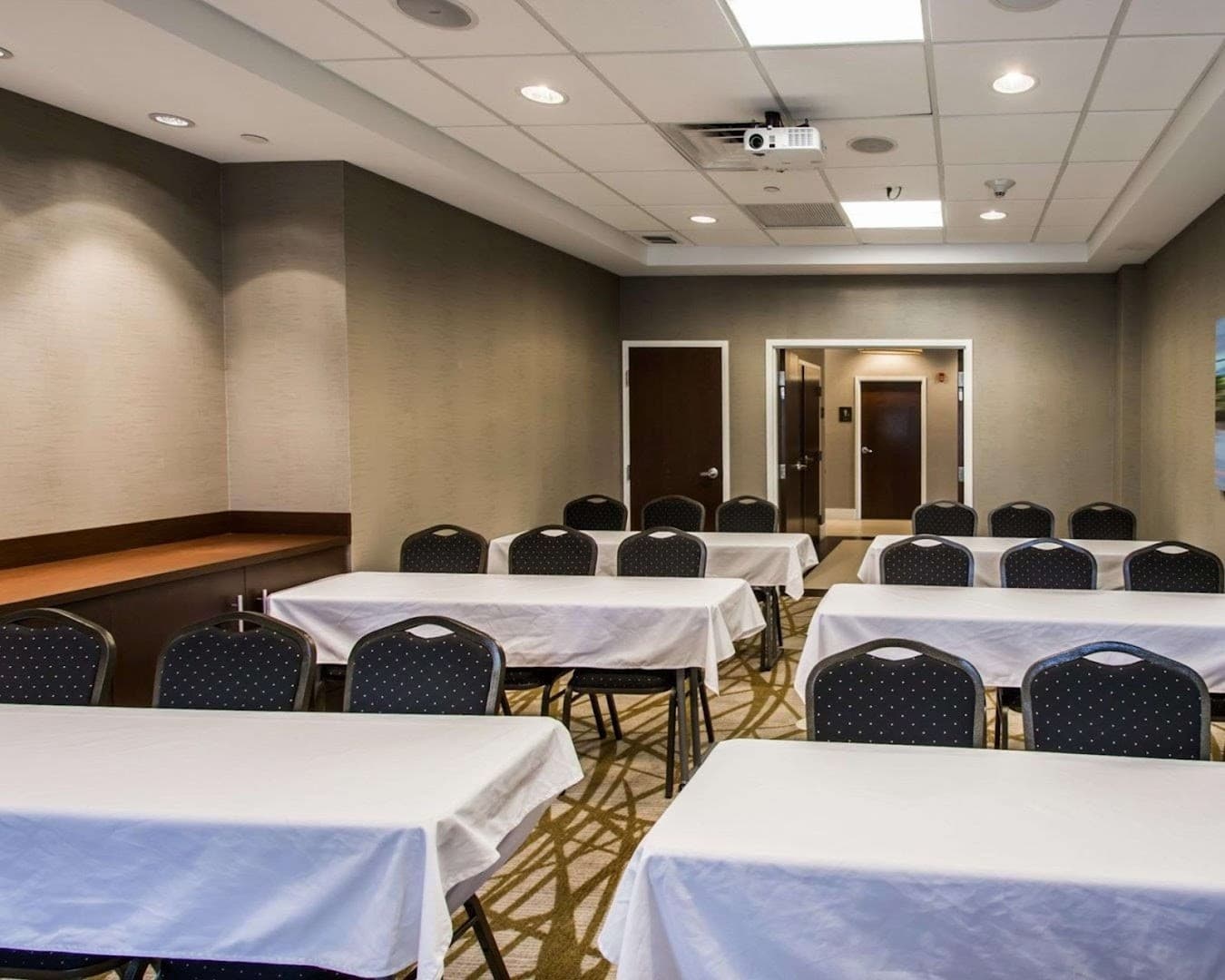 Comfort Suites Miami Airport North event space setup