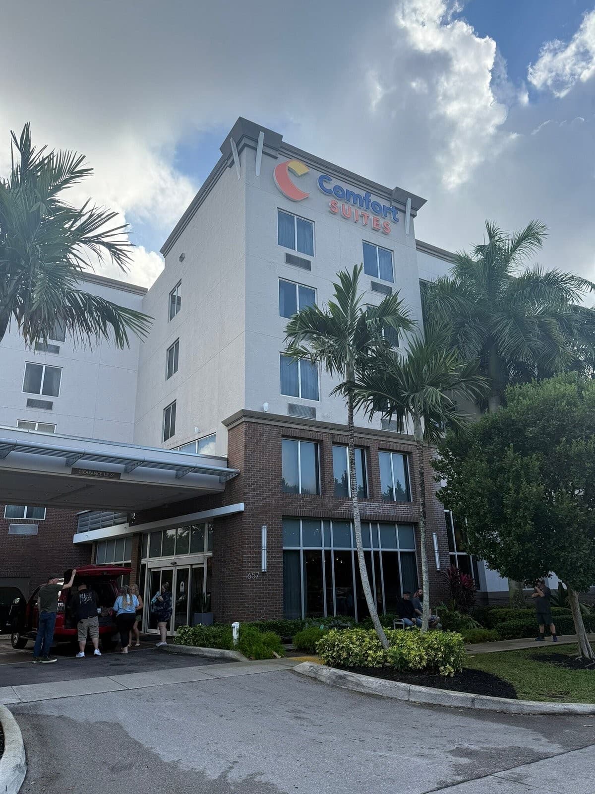 Comfort Suites Miami Airport North hotel exterior, Miami Springs