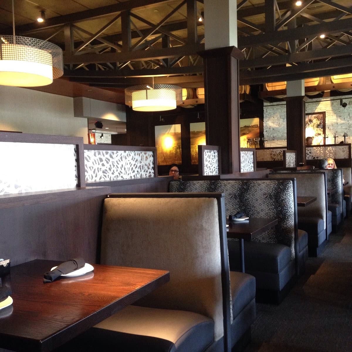 Cooper’s Hawk Winery & Restaurant interior in Doral
