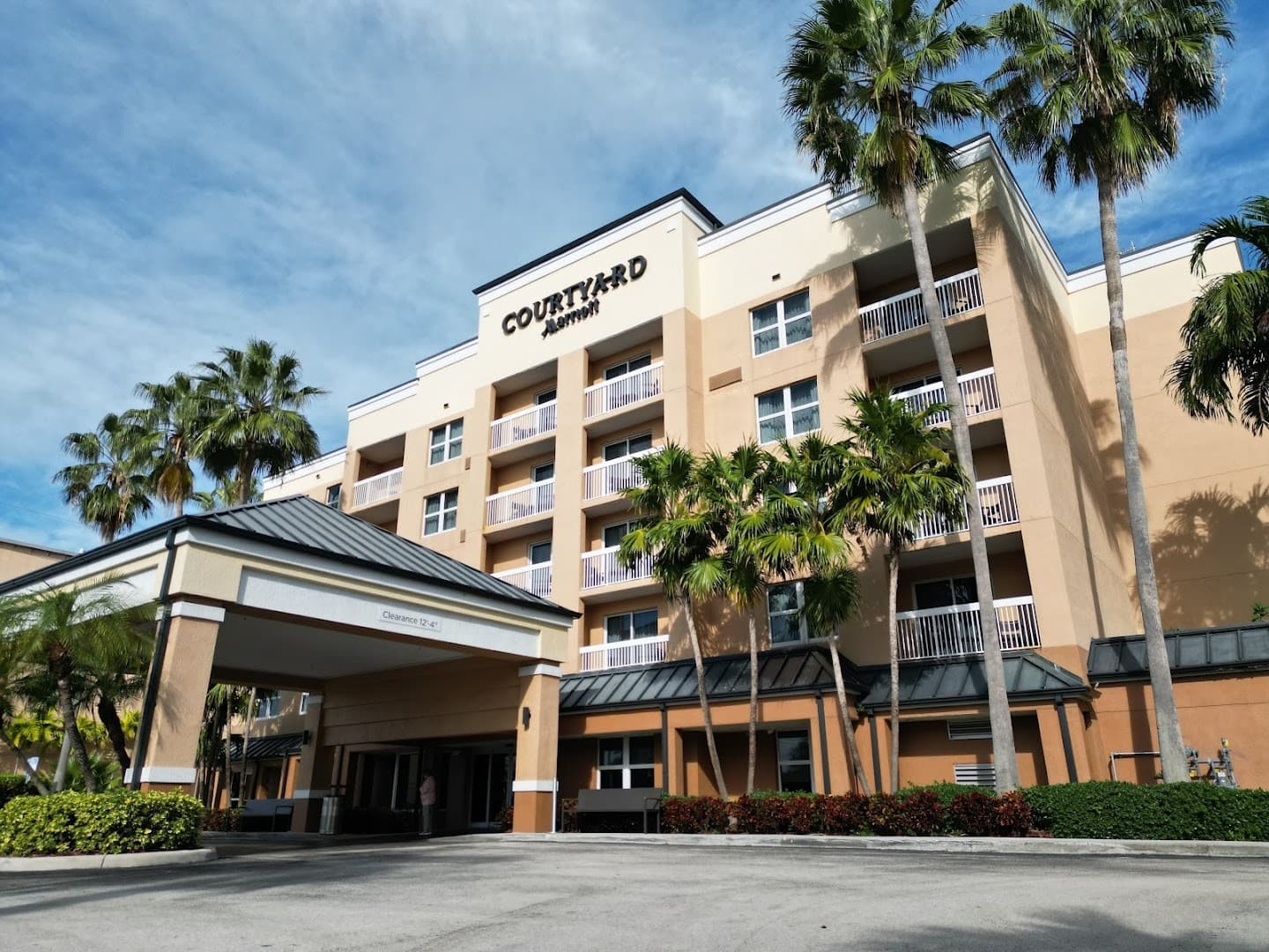 Courtyard by Marriott Miami Aventura Mall exterior view