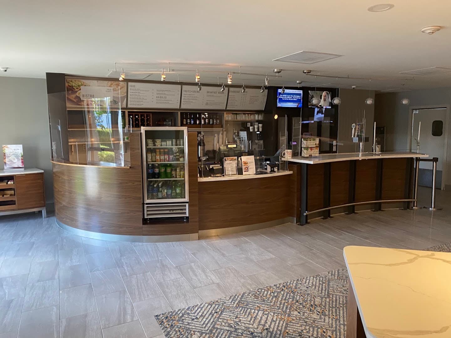 Courtyard by Marriott Miami Aventura Mall lobby area