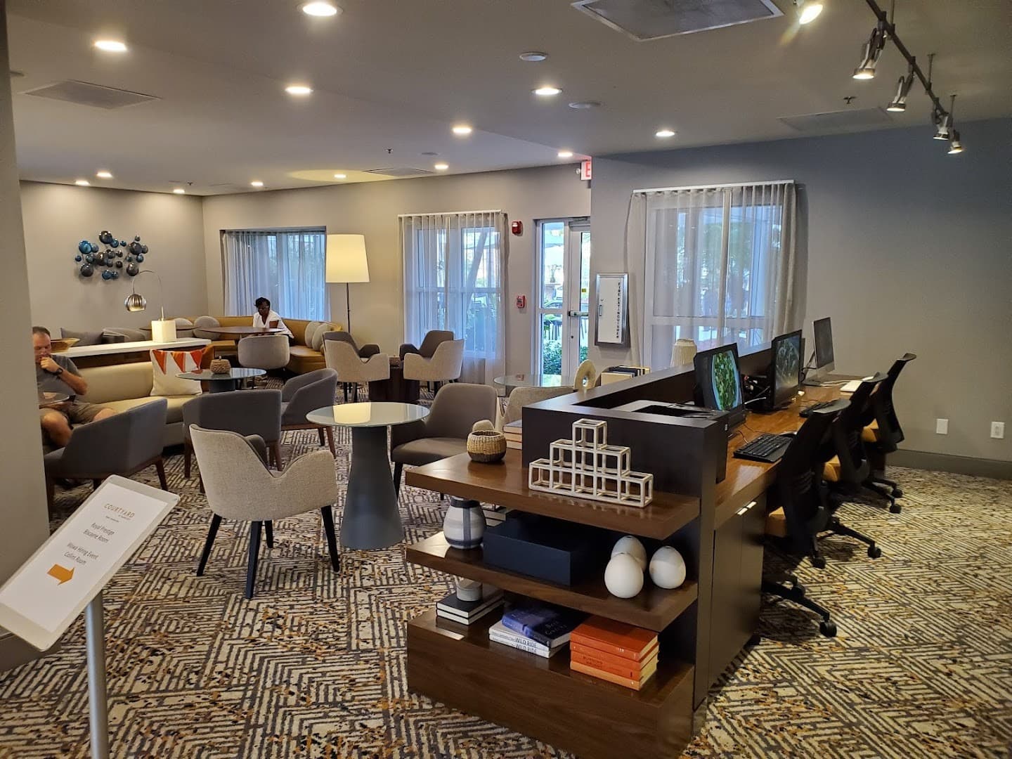 Courtyard by Marriott Miami Aventura Mall lobby area