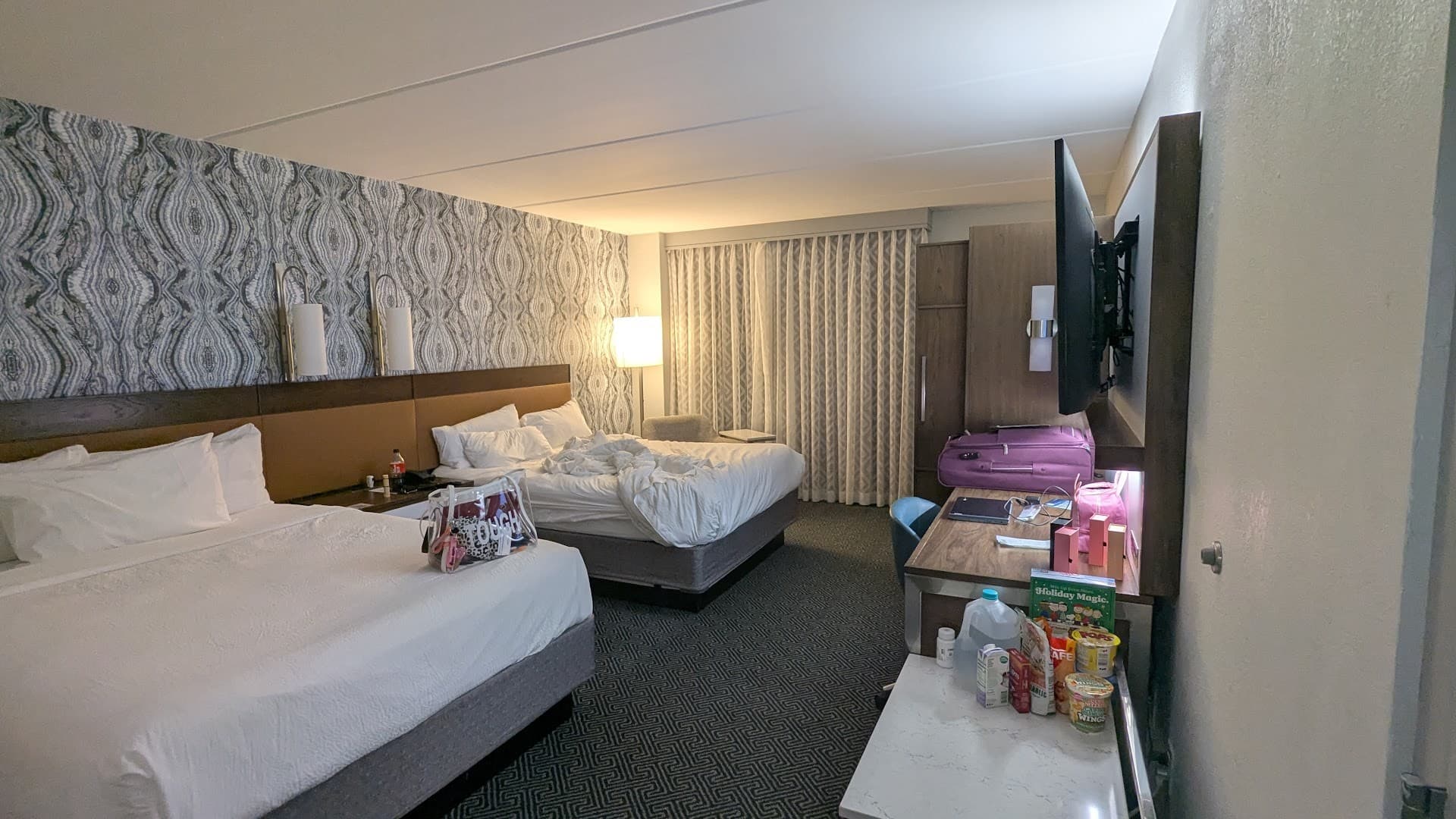 Guest room at Courtyard by Marriott Miami Aventura