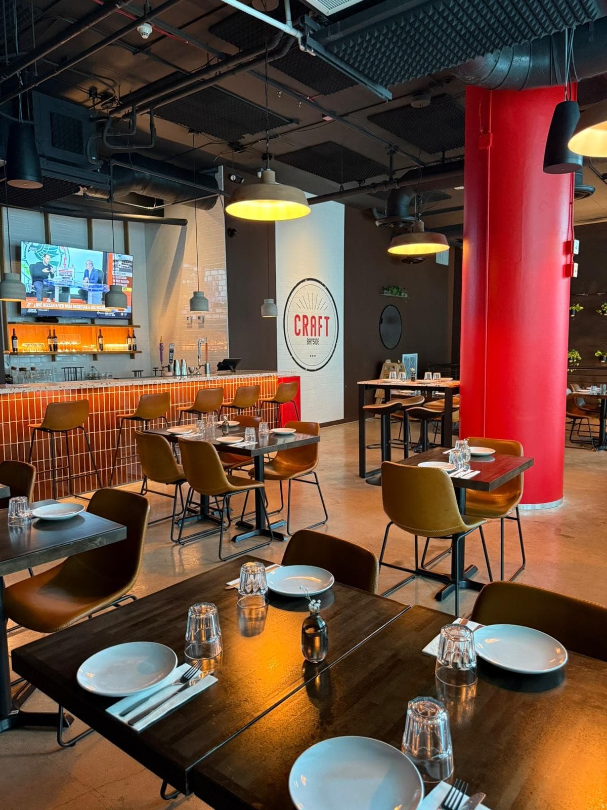 CRAFT Bayside restaurant interior #101b