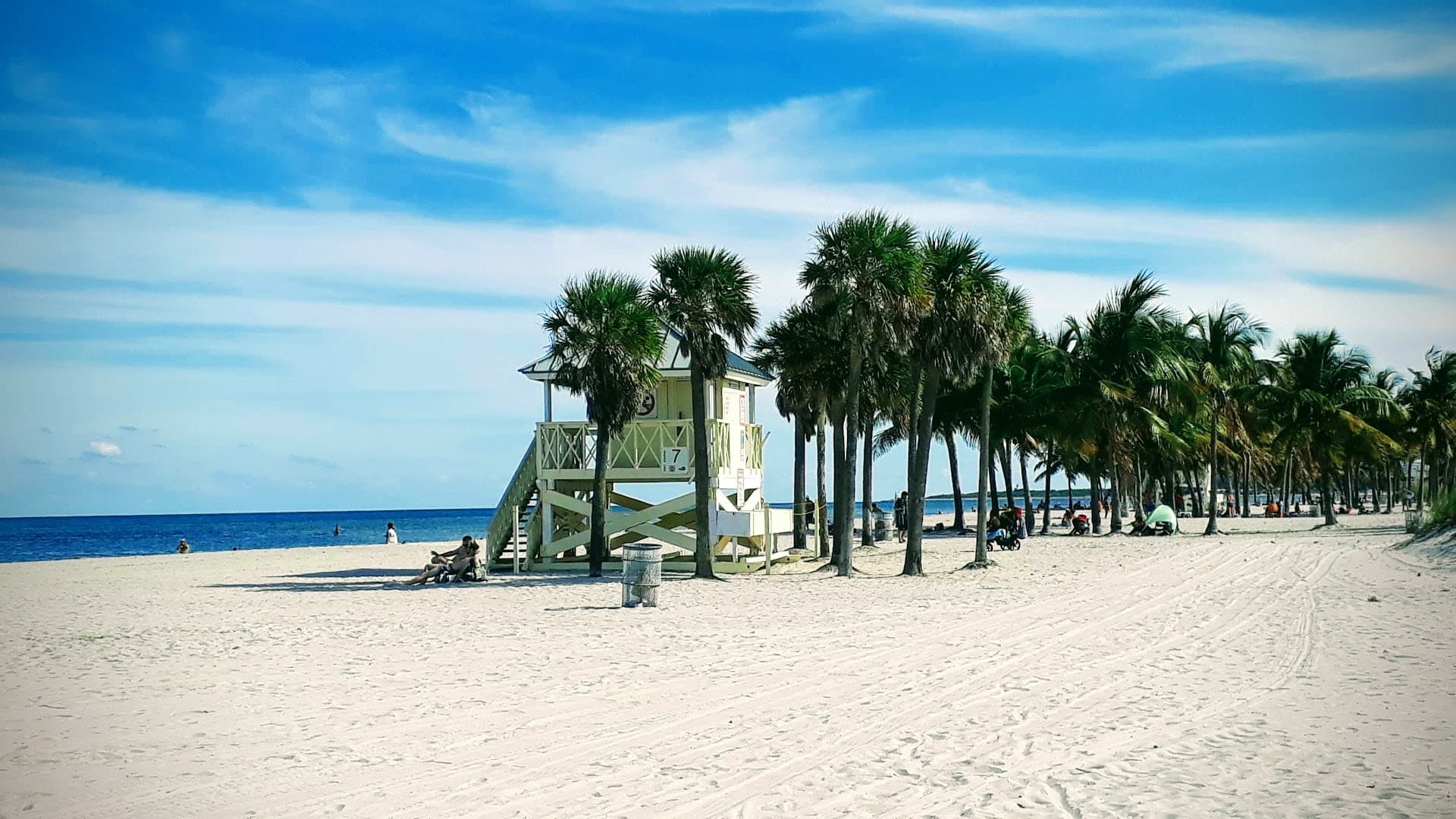 Scenic view of Crandon Park beach and lifeguard tower