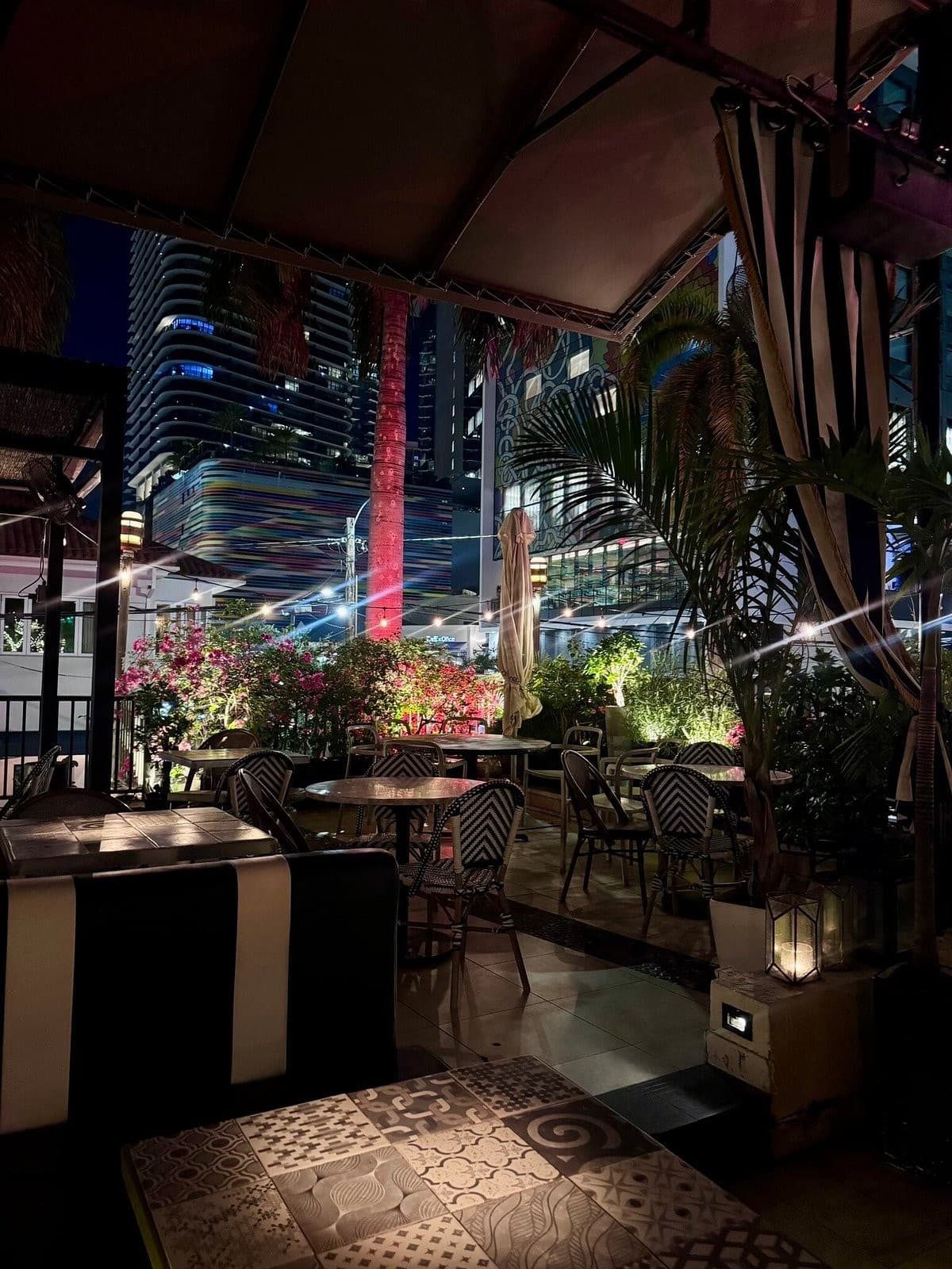 Outdoor ambiance at Dolores But You Can Call Me Lolita in Miami