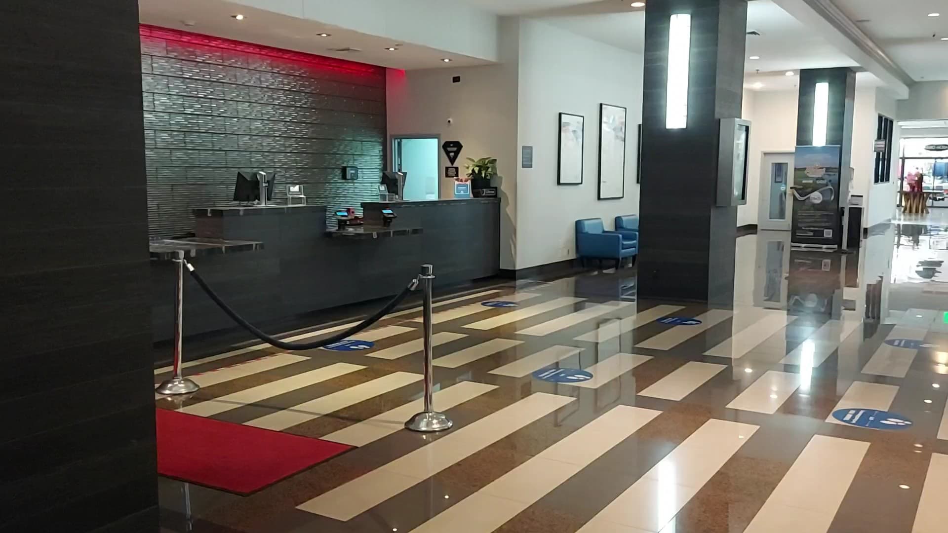DoubleTree by Hilton Hotel Miami Airport lobby