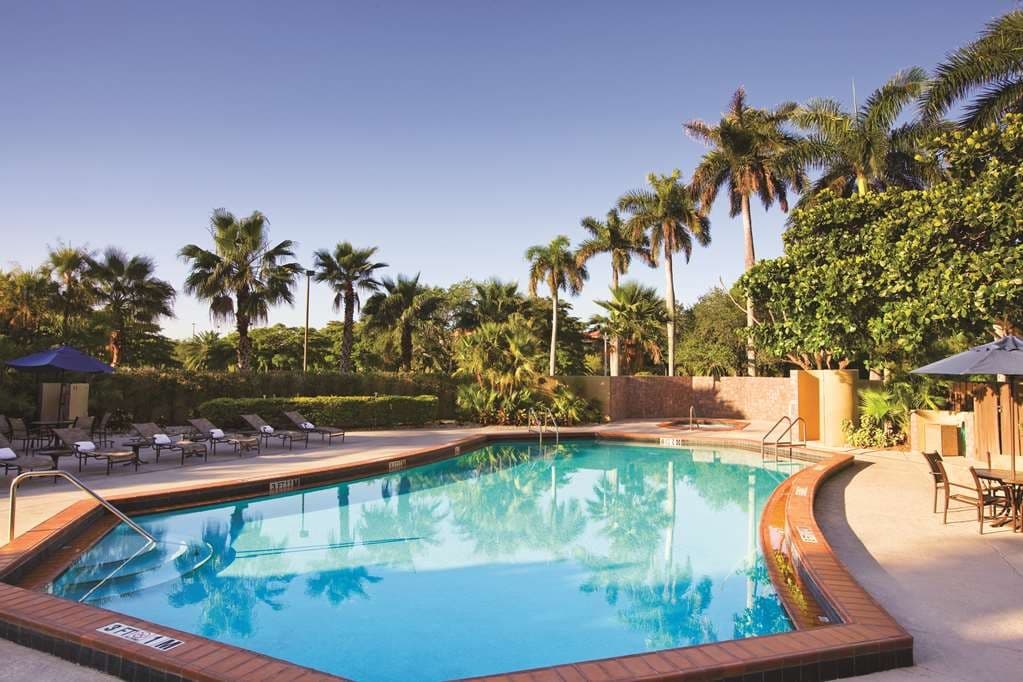 DoubleTree by Hilton Hotel Miami Airport & Convention Center pool area in Miami
