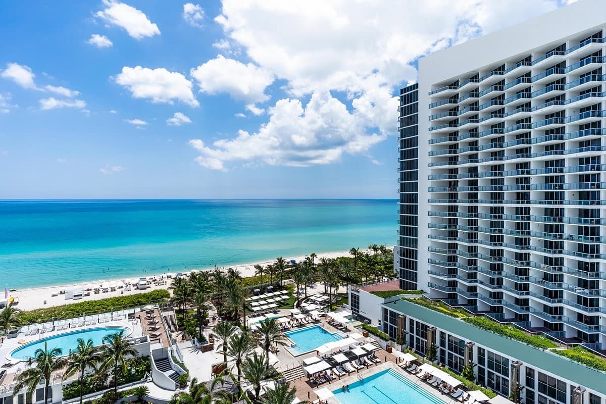 Scenic view of Eden Roc Miami Beach