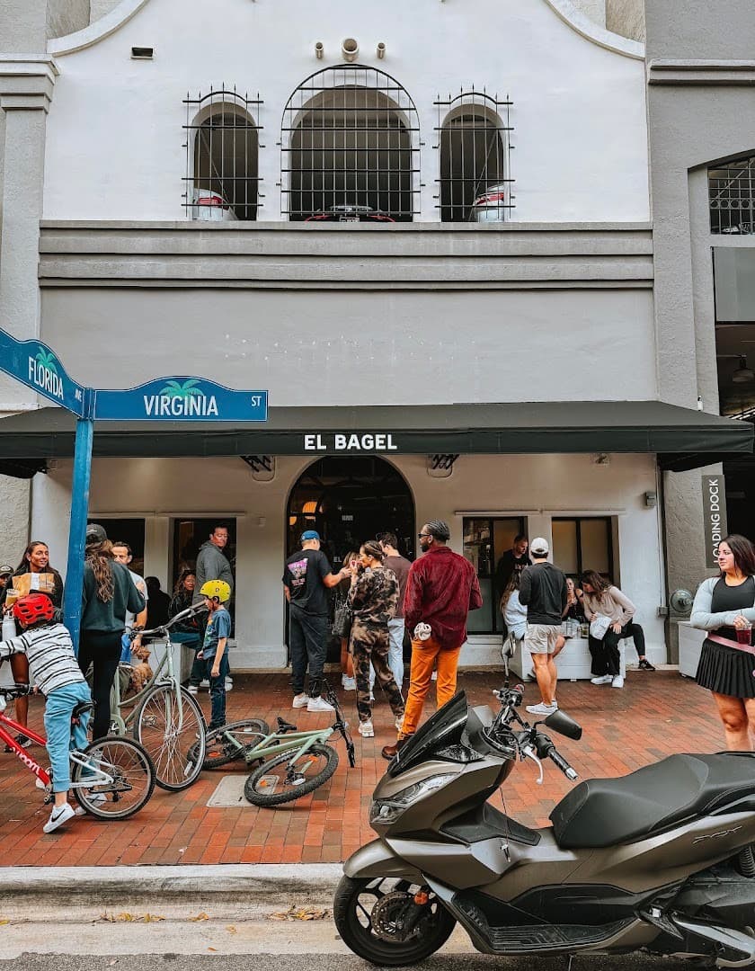 El Bagel restaurant exterior in Coconut Grove