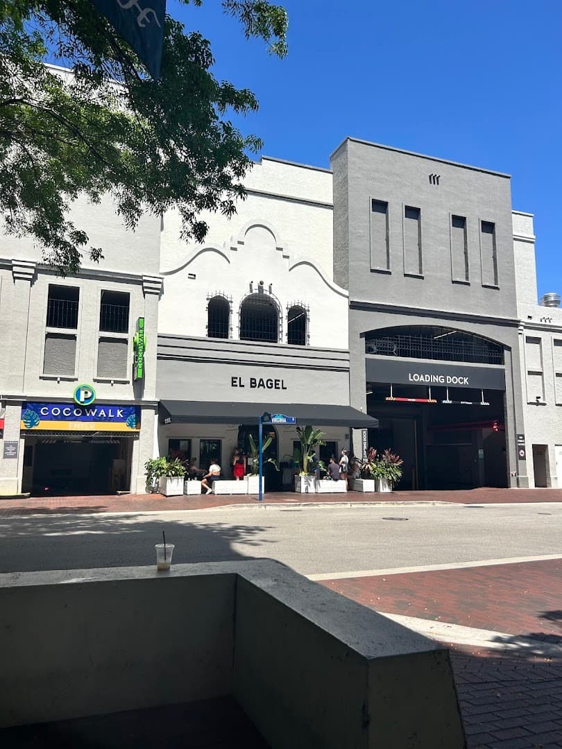 El Bagel restaurant exterior in Coconut Grove