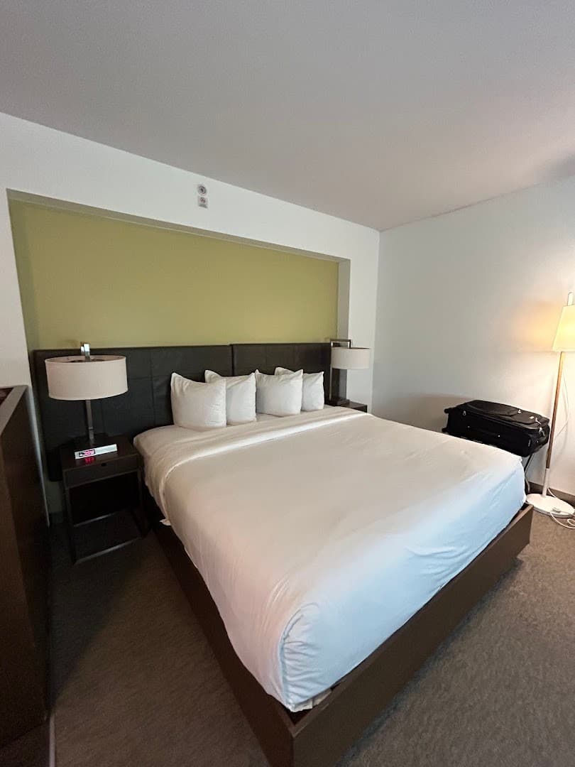 Cozy room at Element Miami International Airport
