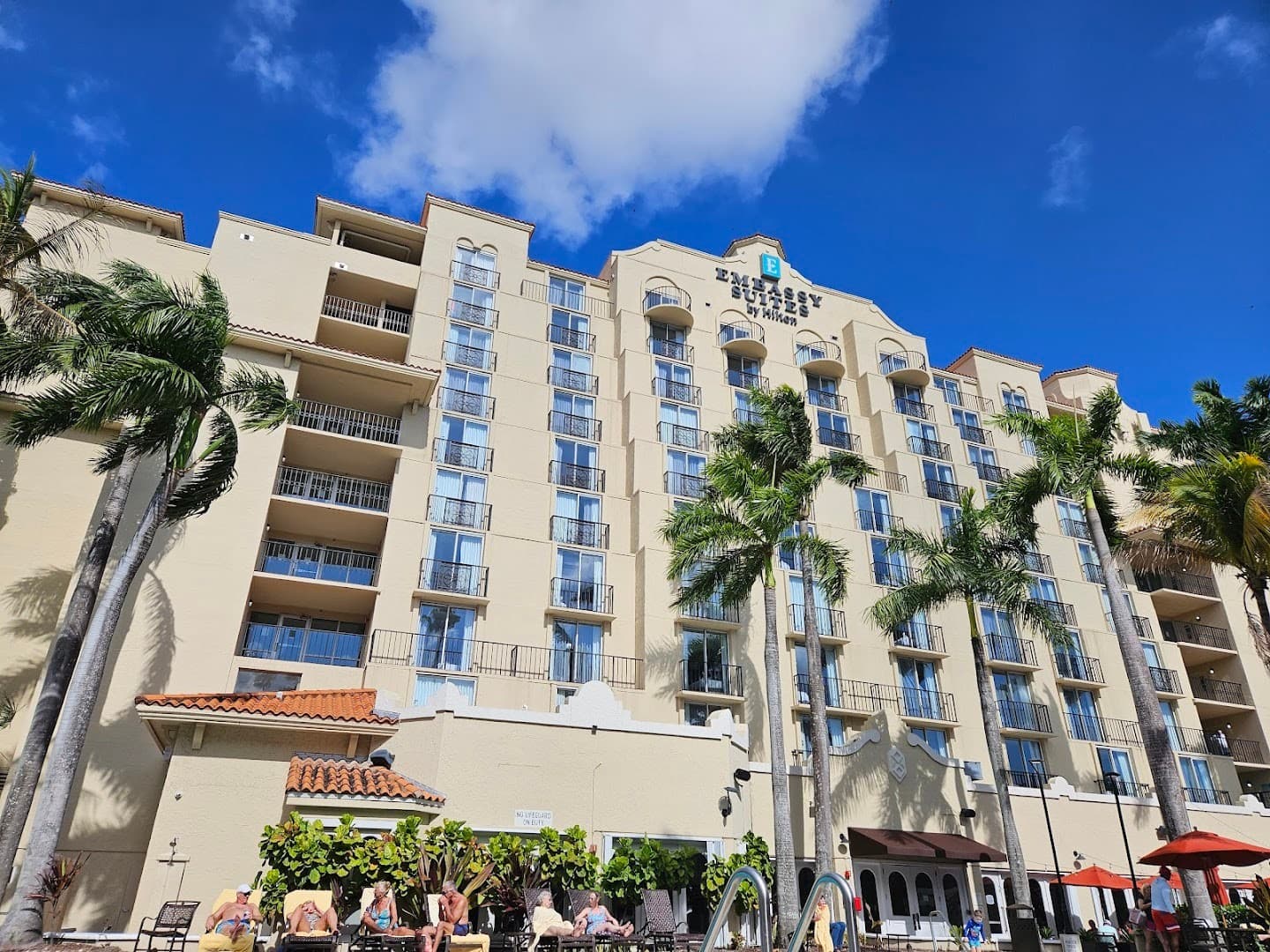Embassy Suites by Hilton Miami International Airport exterior view