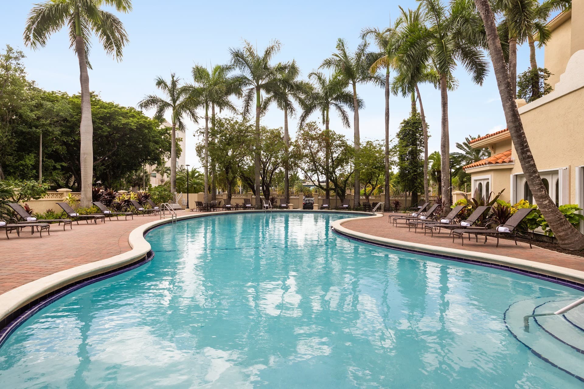 Embassy Suites by Hilton Miami International Airport pool area
